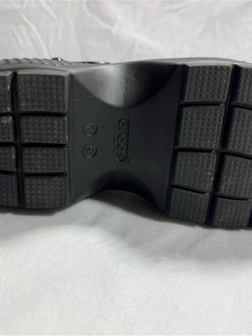 The Wednesday x Crocs Stomp Platform Clog - Picture 14 of 15